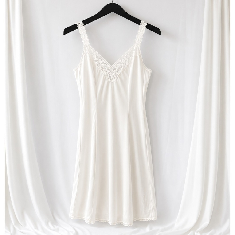 Vanity Fair Full Slip 10-720 Lace Trim V Neck Size 36 White Vintage Lingerie USA